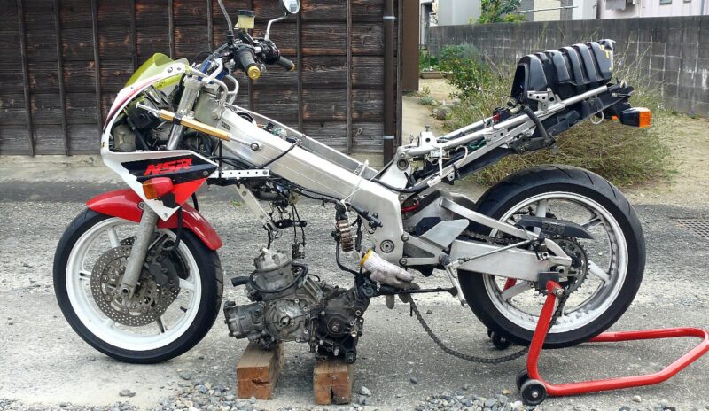 NSR250MC21エンジン取外し