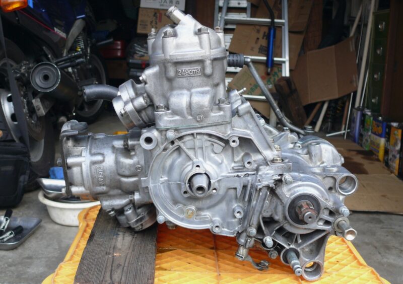 nsr250エンジン組み立て